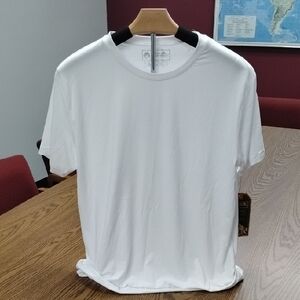 Deer Mountain Classic White Men's T-Shirt Sleepwear, Size L. NWT